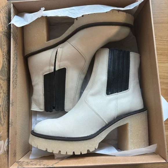 Free People James Chelsea Boot - Picture 4 of 7